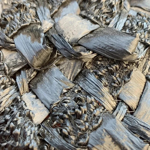 Vintage black, handmade, crêpe & satin hat with a black velvet ribbon - Picture 6 of 7